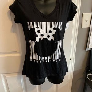2/20$ 🛍 Disney Minnie Mouse Tee